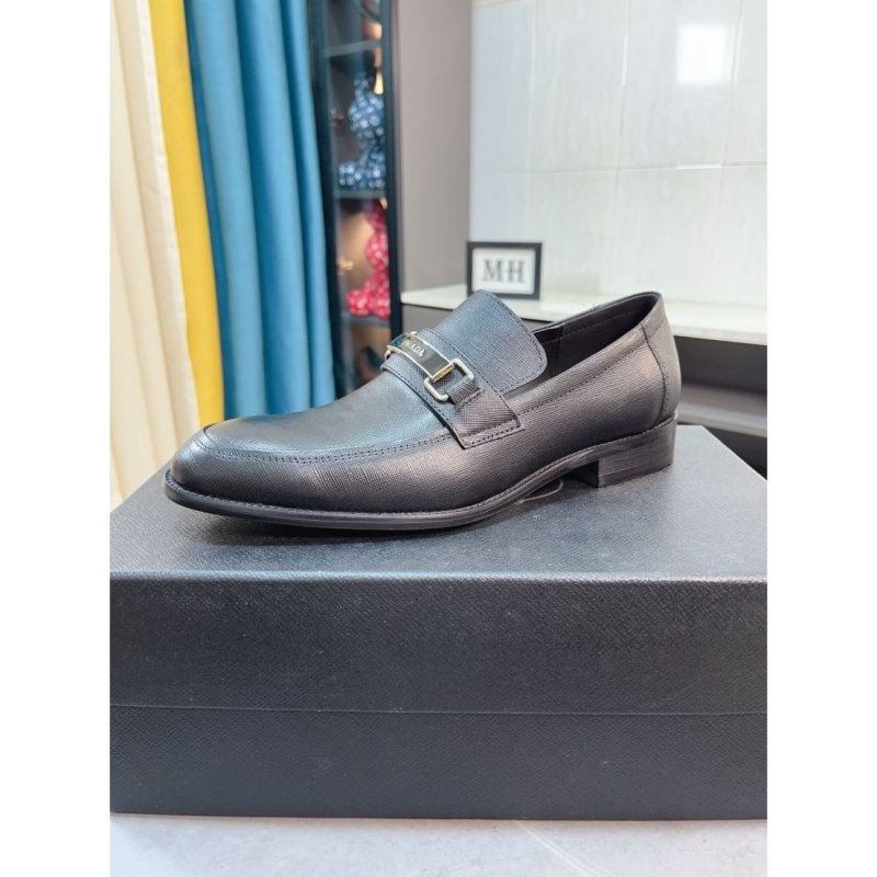 Pra*a leather shoes